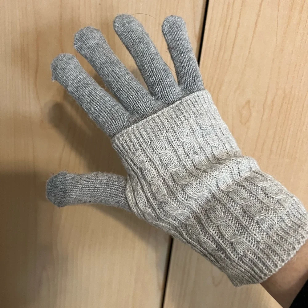 N/A grey knitted